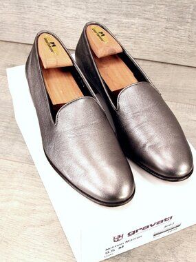 * NEW * $695 GRAVATI Neiman Marcus Women's 9.5 M Titanium 4663 * add $15 Trees